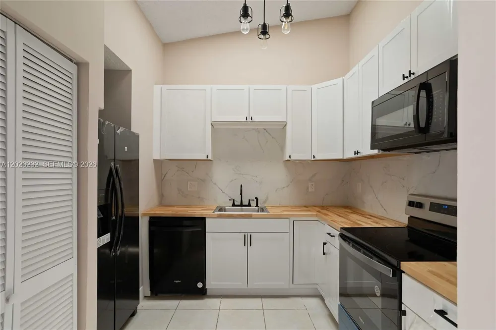 3633 NW 99th Ter #7B Sunrise, FL 33351