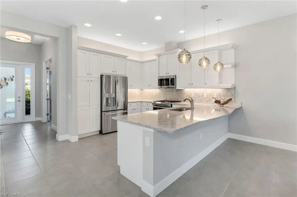 28616 Lobos Circle Bonita Springs, FL 34135