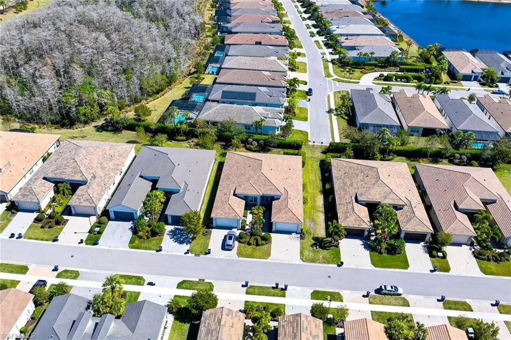 28616 Lobos Circle Bonita Springs, FL 34135