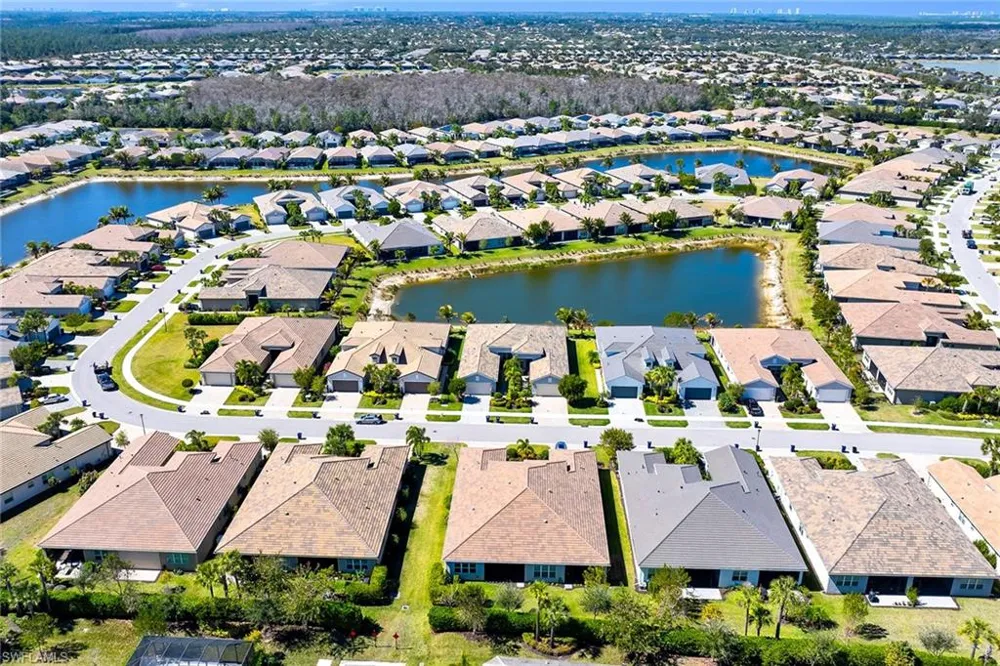 28616 Lobos Circle Bonita Springs, FL 34135