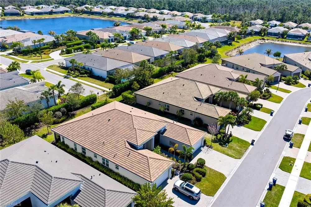 28616 Lobos Circle Bonita Springs, FL 34135
