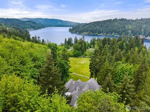 1410 Summit Lake Shore Road NW