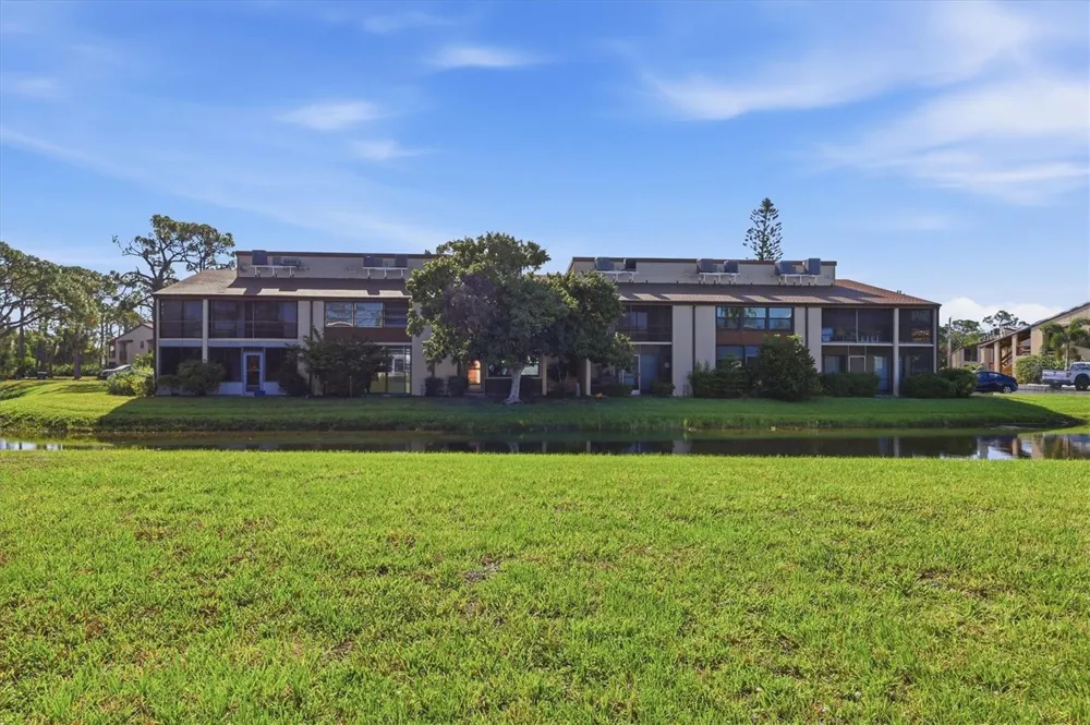 2 QUAILS RUN BOULEVARD #2104 Englewood, FL 34223