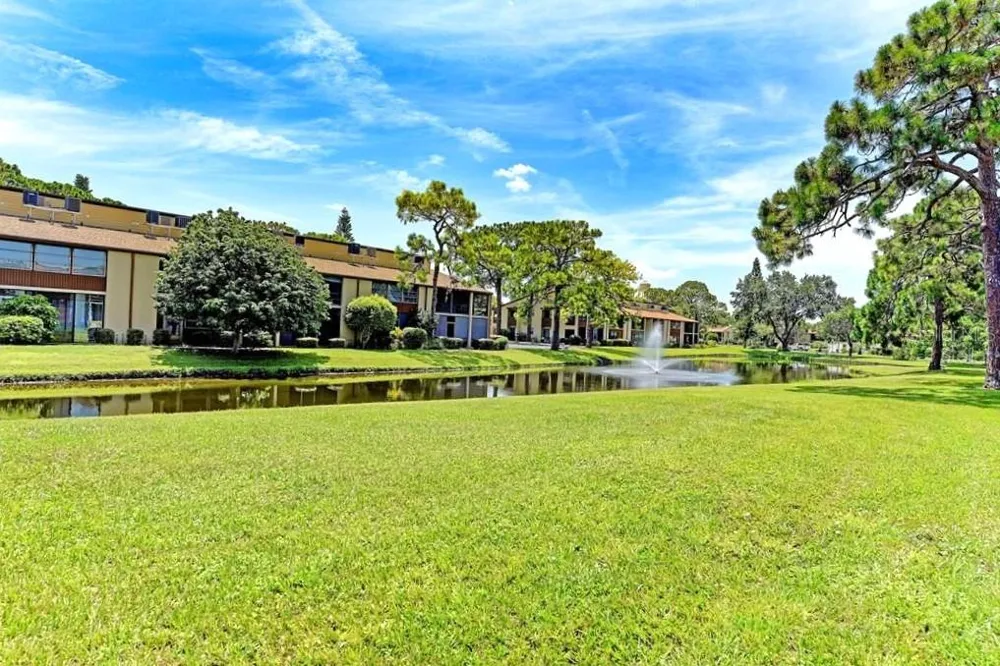 2 QUAILS RUN BOULEVARD #2104 Englewood, FL 34223