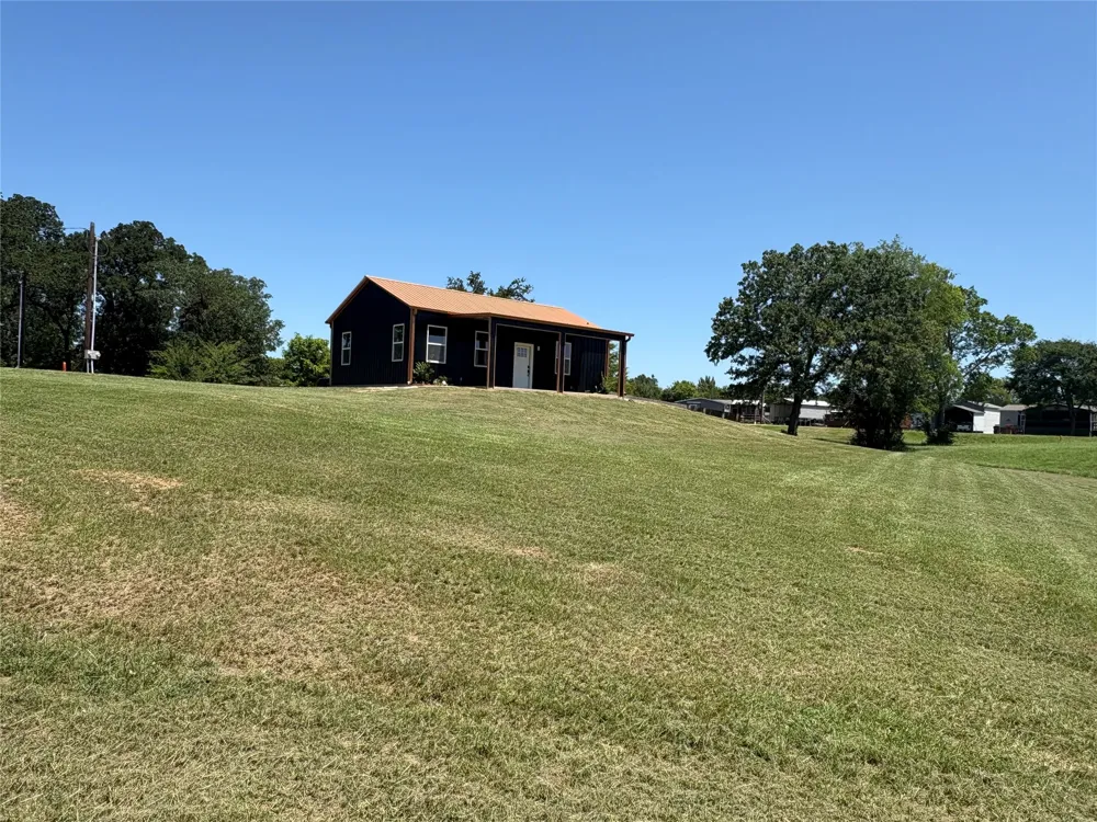 112 Navajo Quitman, TX 75783