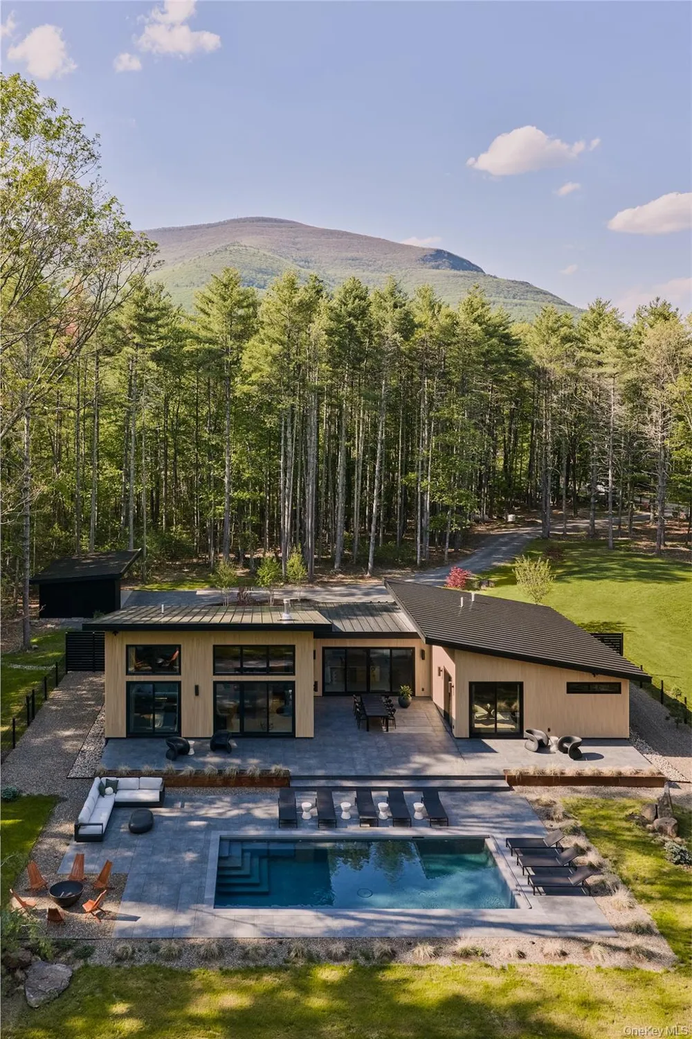 2 Stonecreek Road Woodstock, NY 12498