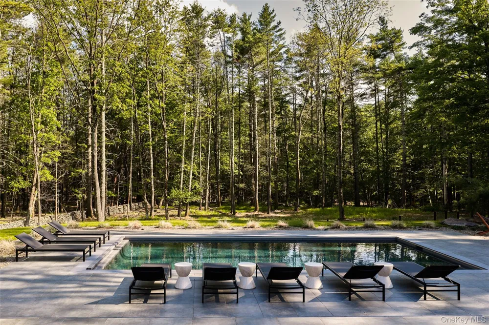 2 Stonecreek Road Woodstock, NY 12498