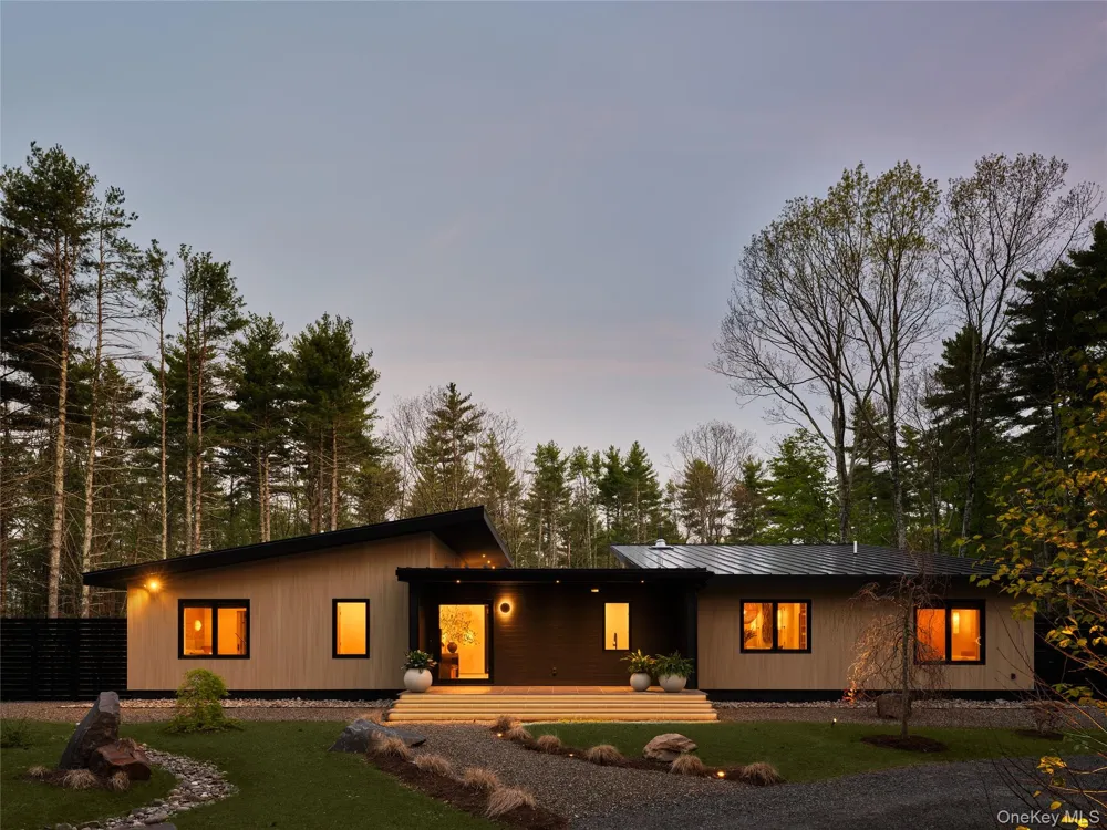 2 Stonecreek Road Woodstock, NY 12498
