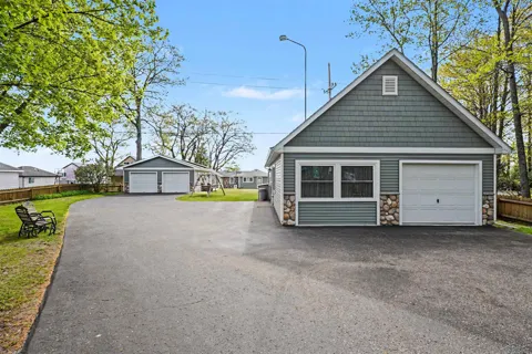 1220 Huron Road