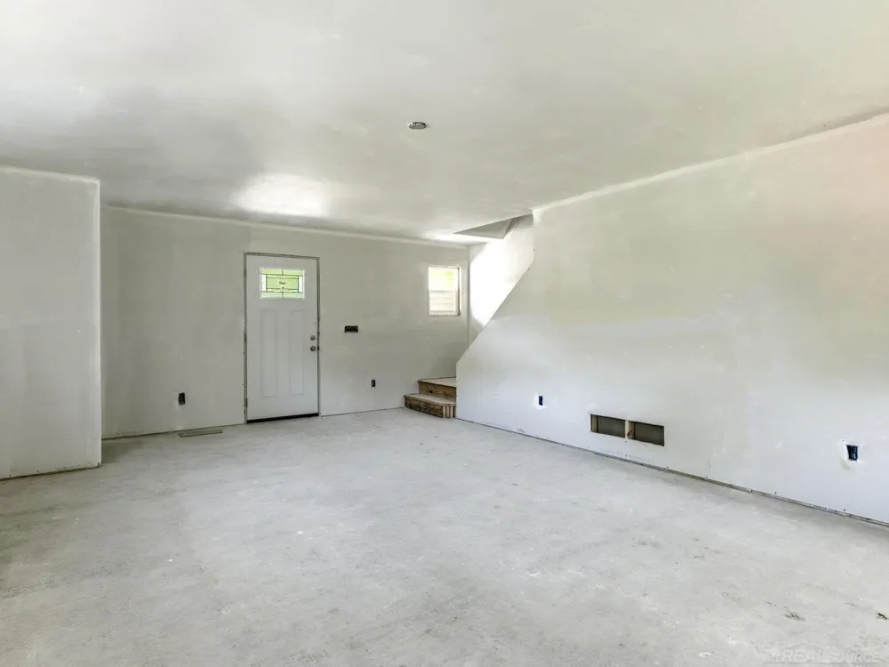 3203 Fruit Street Clay Township, MI 48001