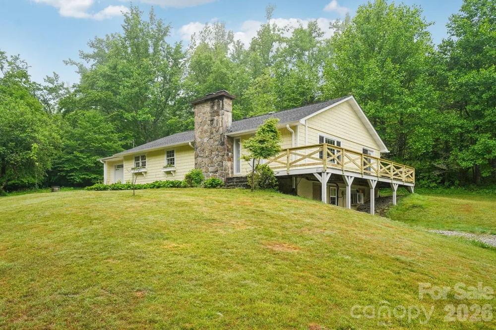 434 Dovers Branch Road Burnsville, NC 28714