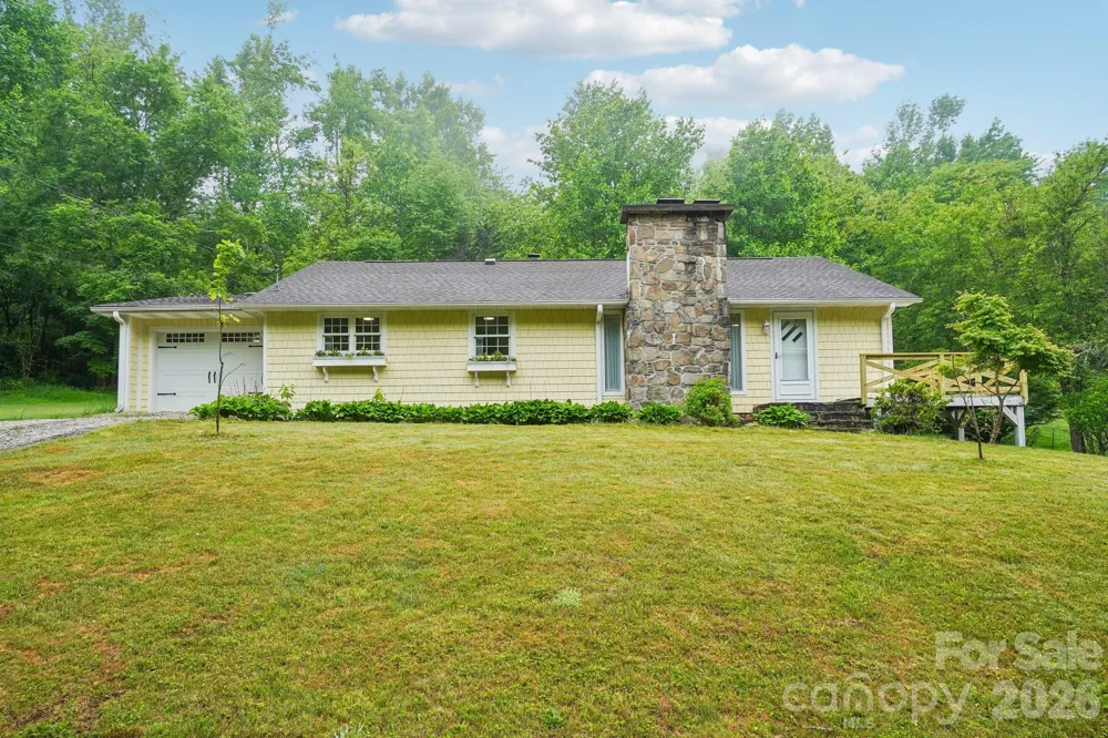 434 Dovers Branch Road Burnsville, NC 28714
