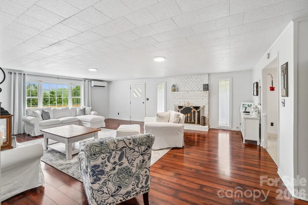 434 Dovers Branch Road Burnsville, NC 28714