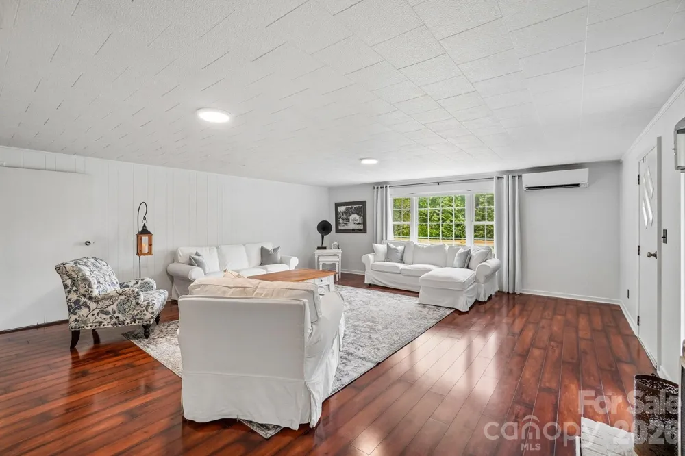 434 Dovers Branch Road Burnsville, NC 28714