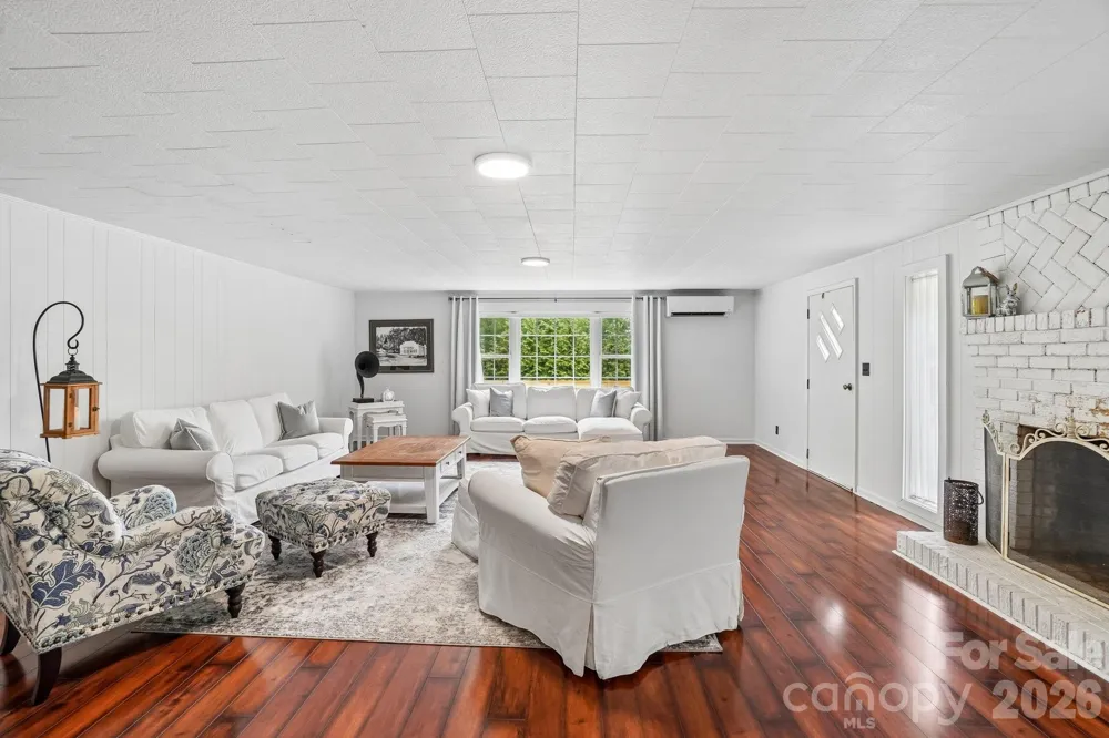 434 Dovers Branch Road Burnsville, NC 28714