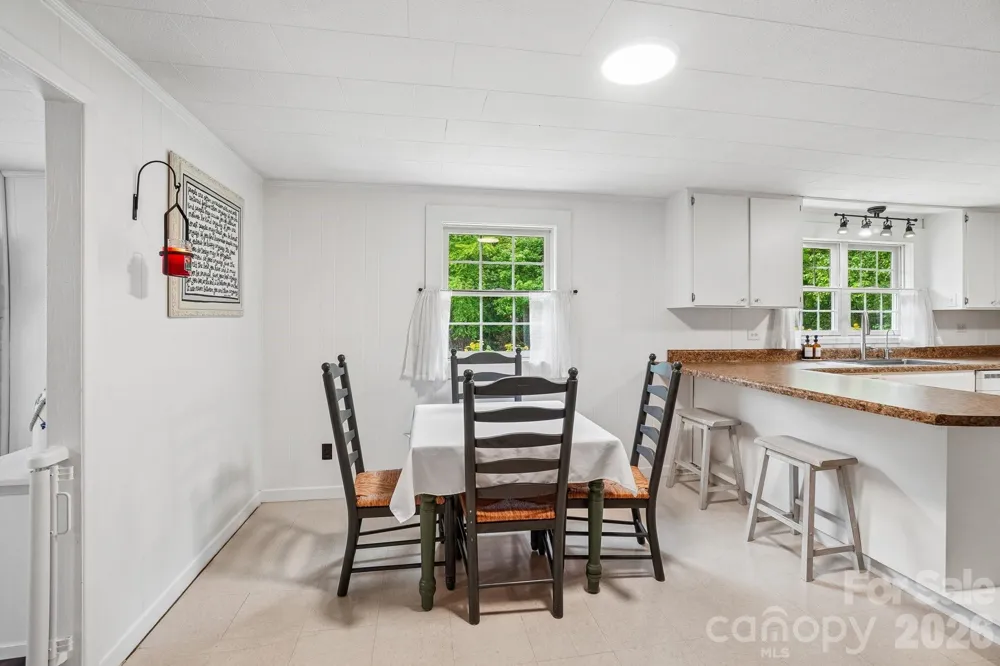434 Dovers Branch Road Burnsville, NC 28714