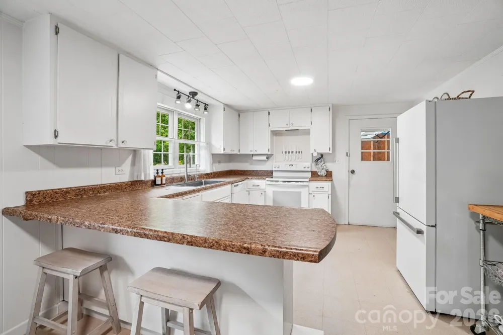 434 Dovers Branch Road Burnsville, NC 28714