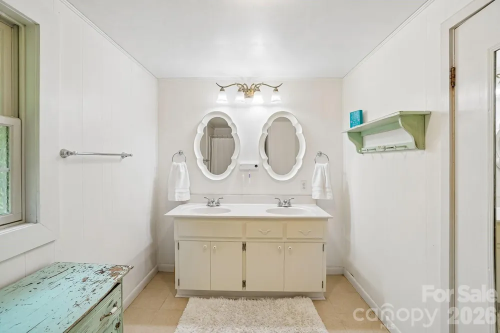 434 Dovers Branch Road Burnsville, NC 28714
