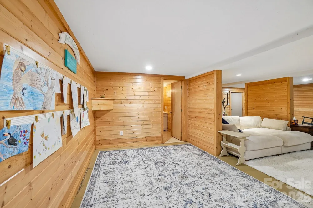 434 Dovers Branch Road Burnsville, NC 28714