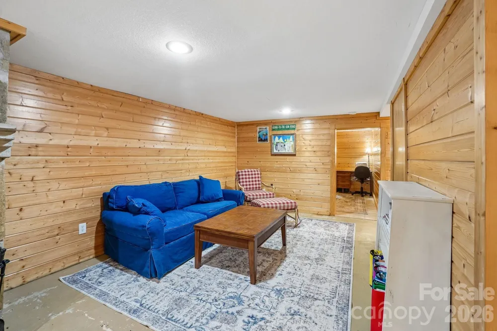 434 Dovers Branch Road Burnsville, NC 28714