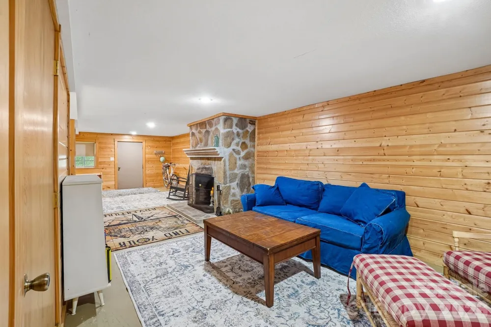 434 Dovers Branch Road Burnsville, NC 28714