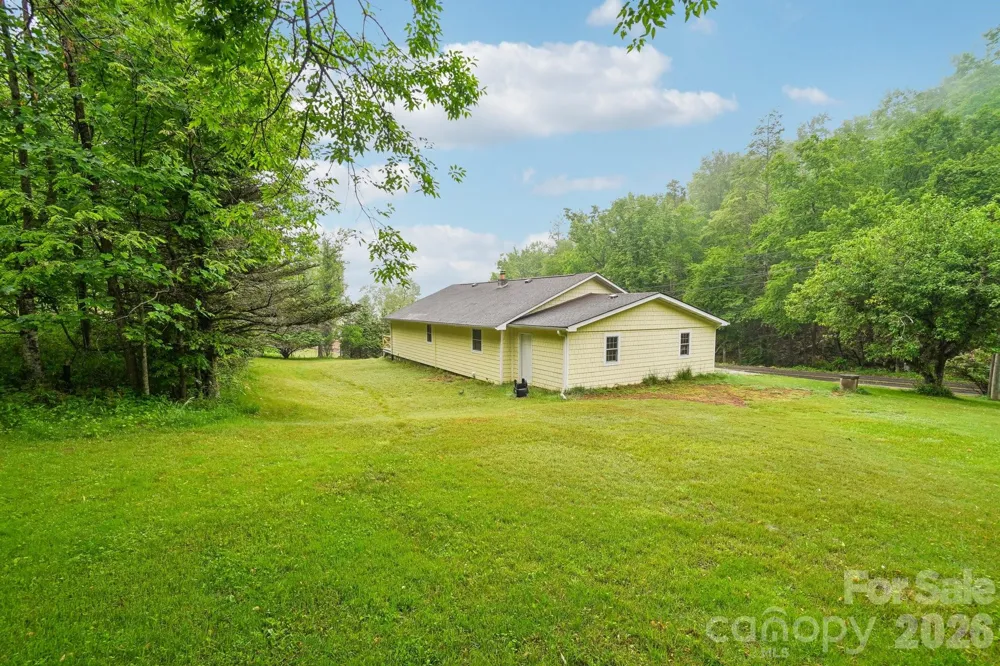 434 Dovers Branch Road Burnsville, NC 28714