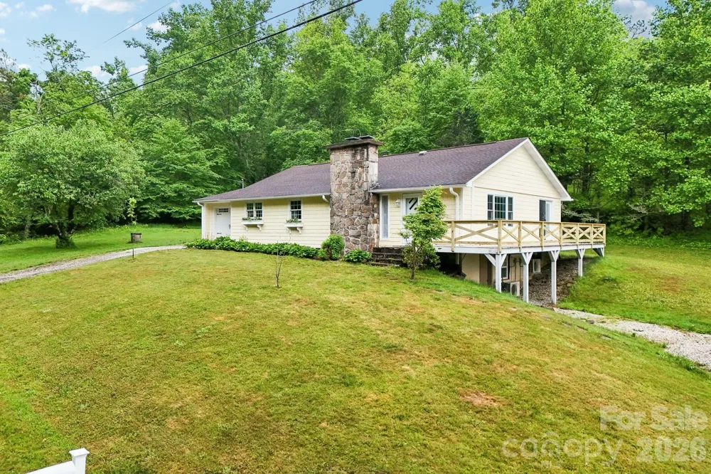 434 Dovers Branch Road Burnsville, NC 28714