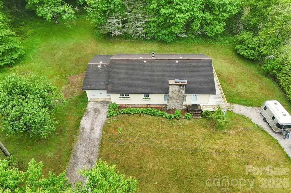 434 Dovers Branch Road Burnsville, NC 28714