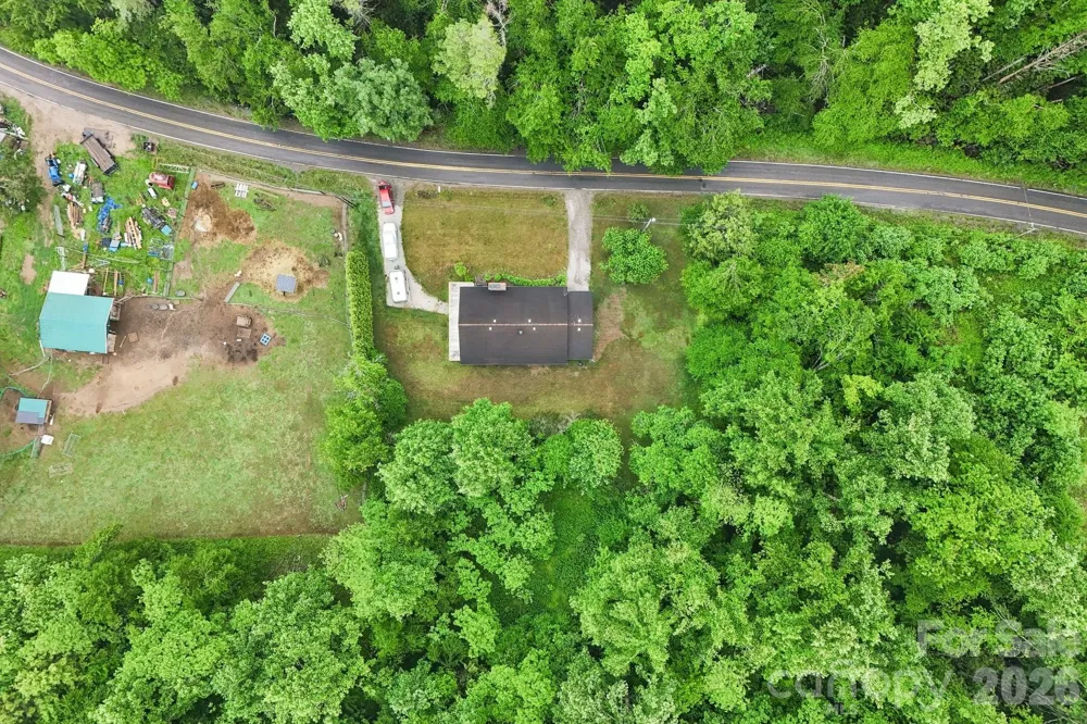 434 Dovers Branch Road Burnsville, NC 28714