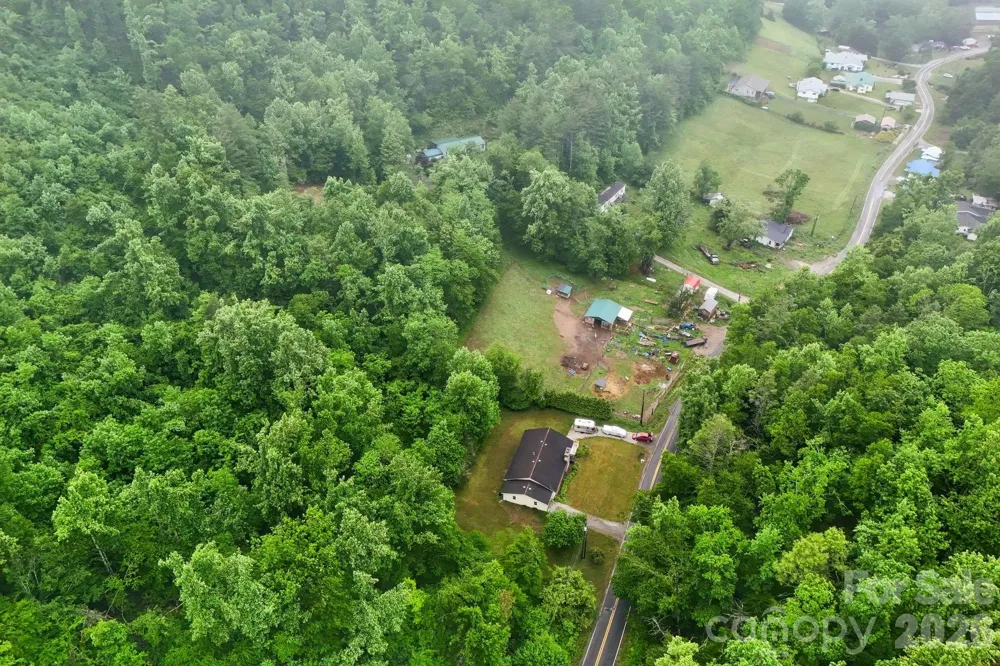 434 Dovers Branch Road Burnsville, NC 28714