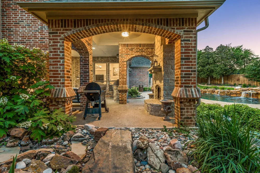 324 Oak Pointe Lane Southlake, TX 76092