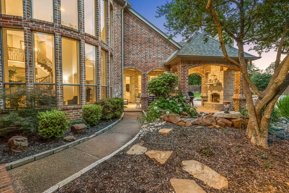 324 Oak Pointe Lane Southlake, TX 76092