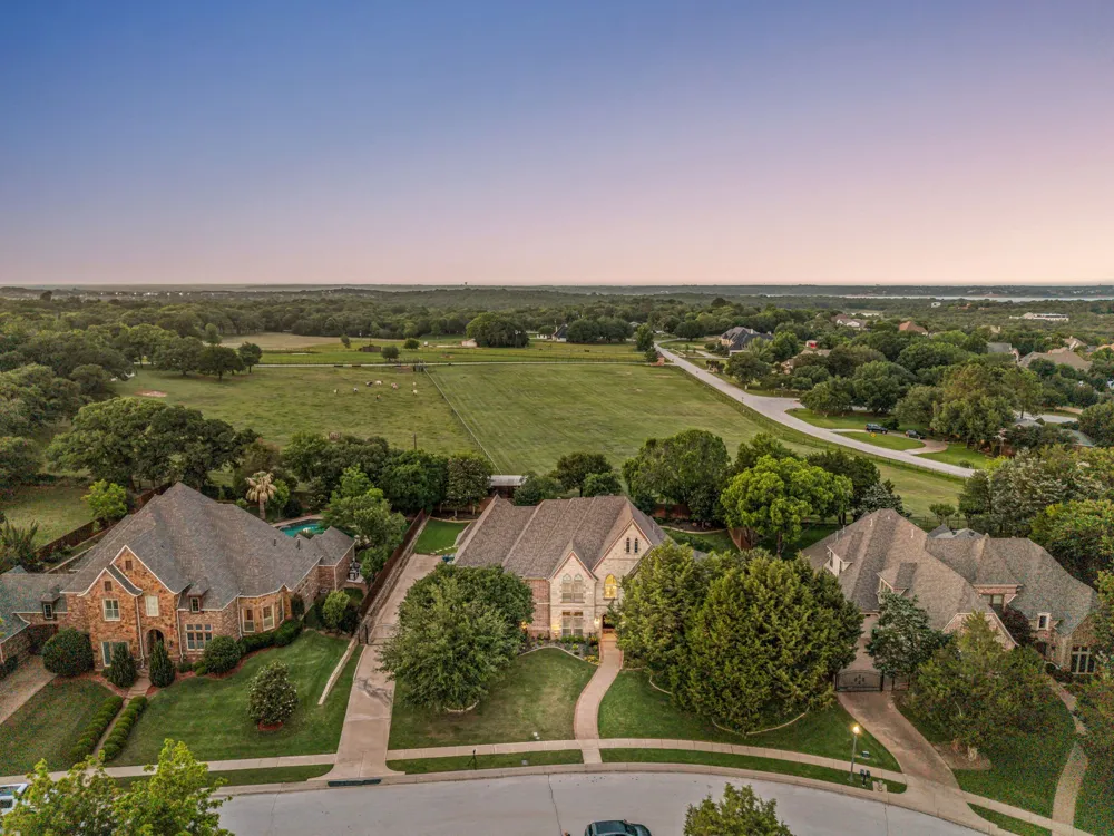 324 Oak Pointe Lane Southlake, TX 76092