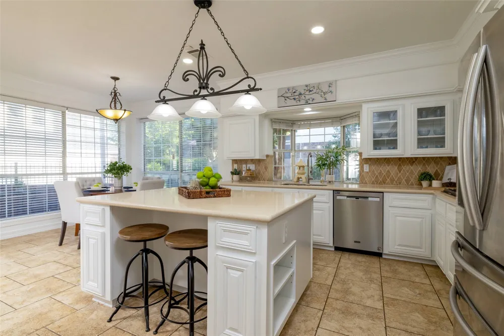 585 Oak Hill Drive Southlake, TX 76092