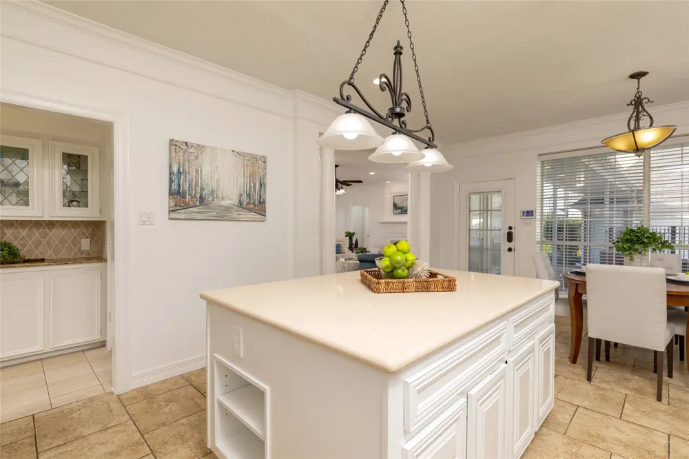 585 Oak Hill Drive Southlake, TX 76092