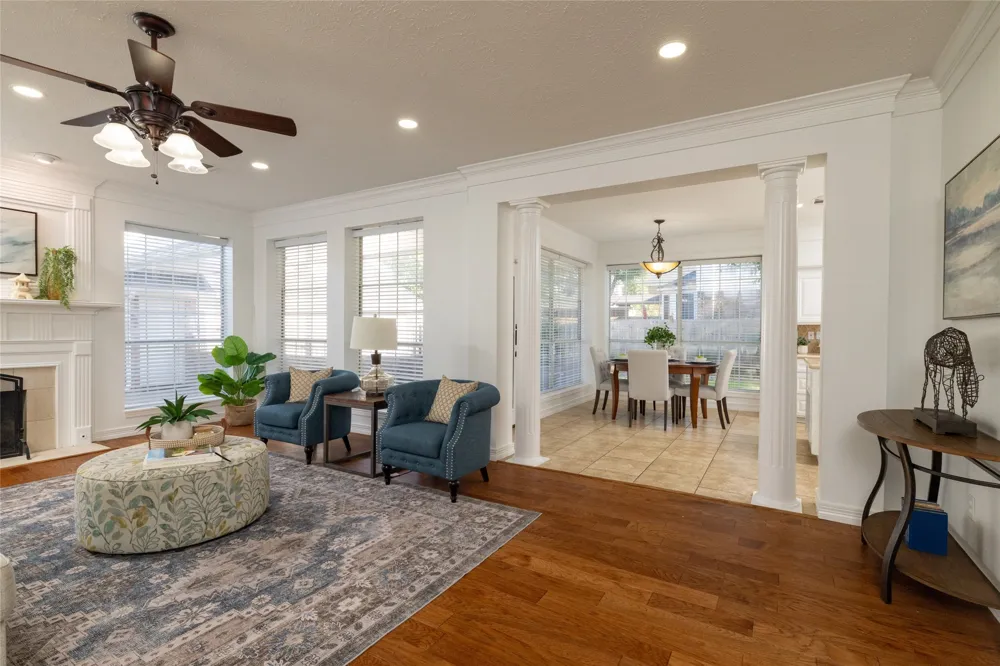 585 Oak Hill Drive Southlake, TX 76092