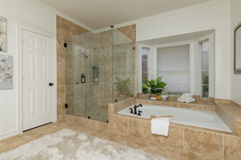 585 Oak Hill Drive Southlake, TX 76092