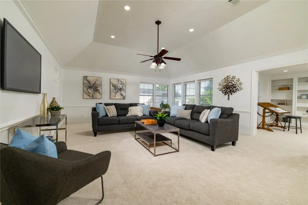 585 Oak Hill Drive Southlake, TX 76092