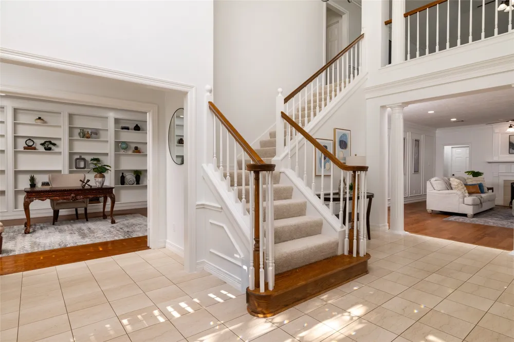585 Oak Hill Drive Southlake, TX 76092