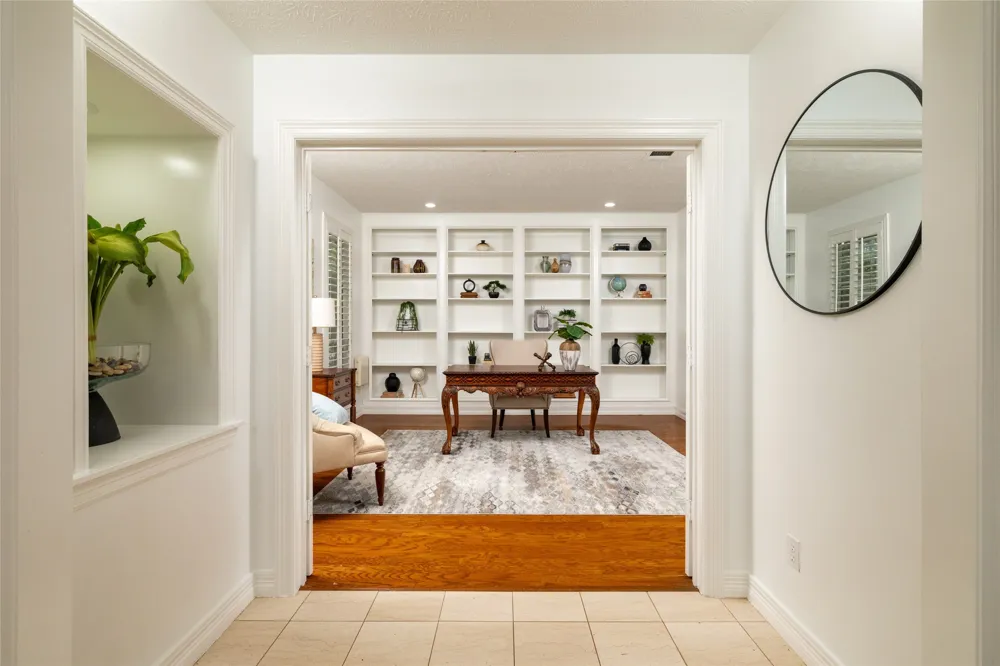 585 Oak Hill Drive Southlake, TX 76092