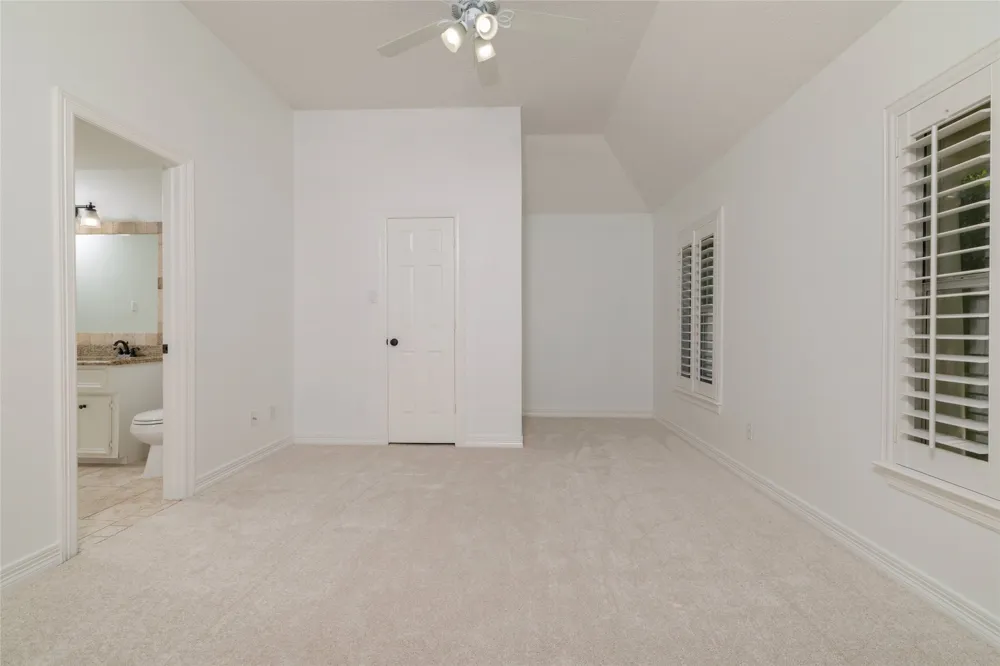 585 Oak Hill Drive Southlake, TX 76092