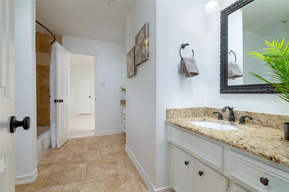 585 Oak Hill Drive Southlake, TX 76092
