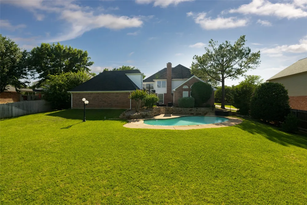 585 Oak Hill Drive Southlake, TX 76092