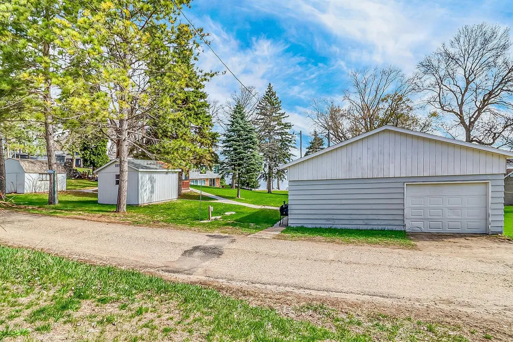 40834 Backroad Trail Pelican Rapids, MN 56572