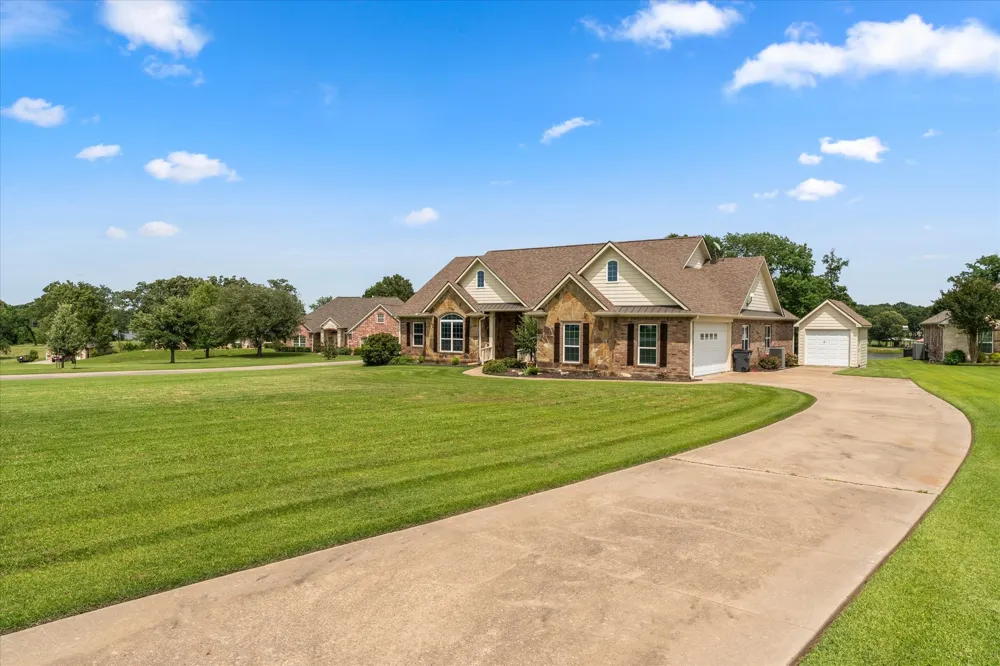 345 Rains County Road 3390 Emory, TX 75440