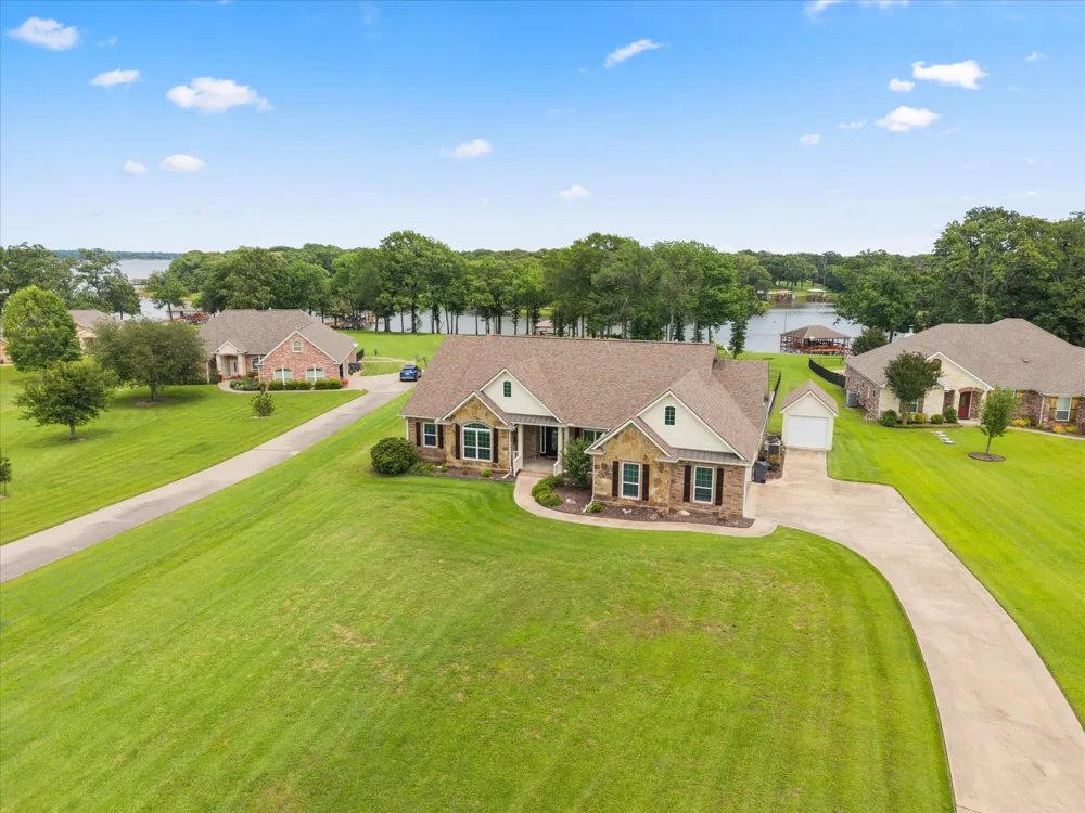 345 Rains County Road 3390 Emory, TX 75440