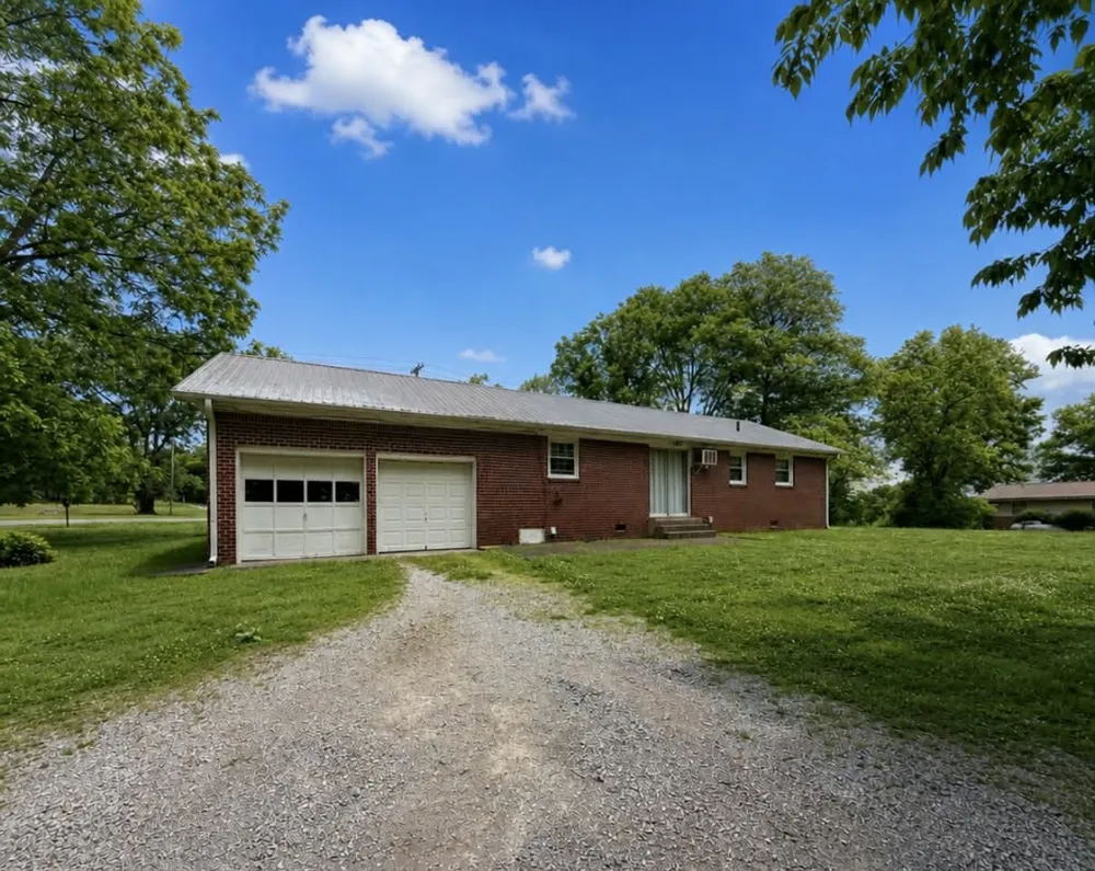 955 Rocky Rd Pulaski, TN 38478