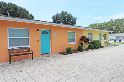 1635 GLADYS STREET #2