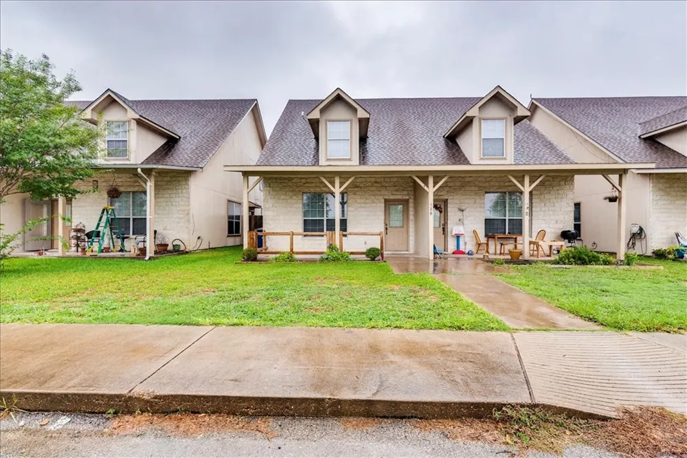 126 Sandstone Drive #F Jarrell, TX 76537