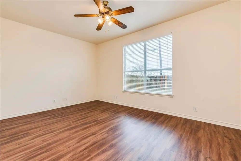 126 Sandstone Drive #F Jarrell, TX 76537